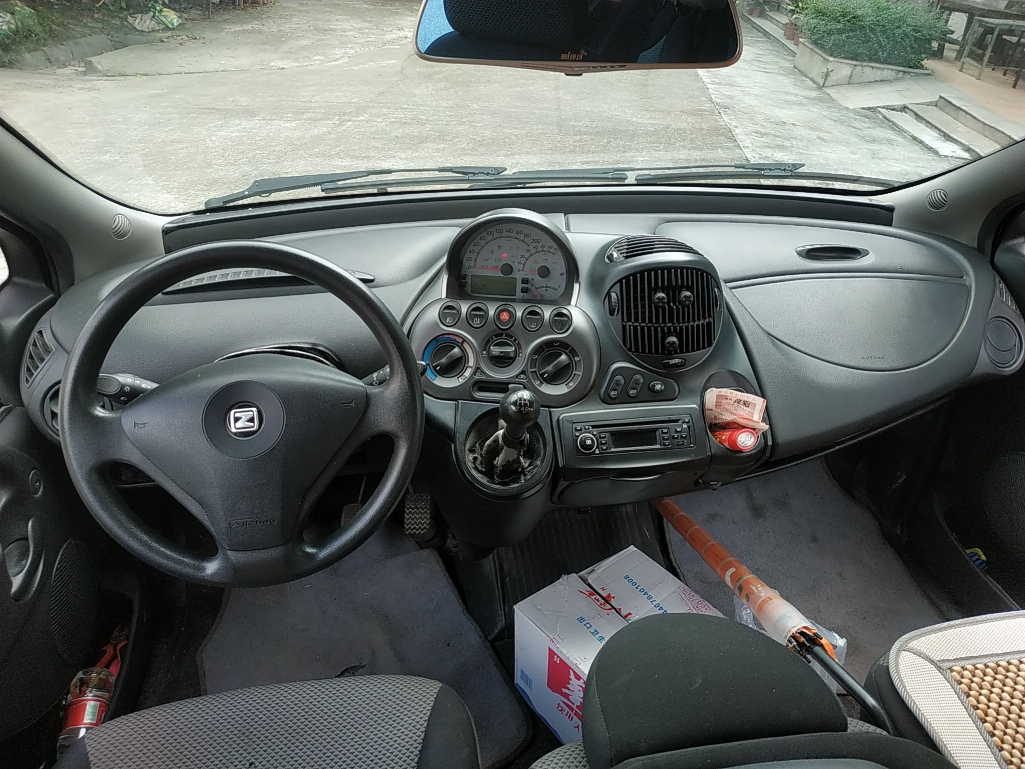 众泰m300朗悦 2010款 1.6l 手动 6座 标准型 (国Ⅳ)