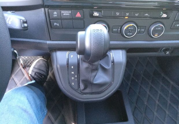 大众凯路威 [进口] 2016款 2.0T 自动 8座 汽油 舒适版 