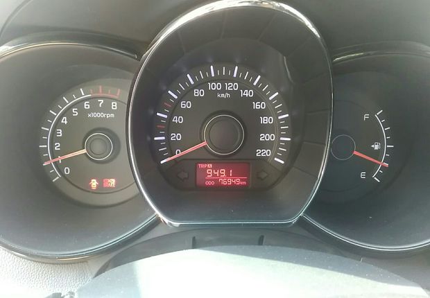 起亚K2 2012款 1.4L 手动 4门5座三厢车 GLS (国Ⅳ) 