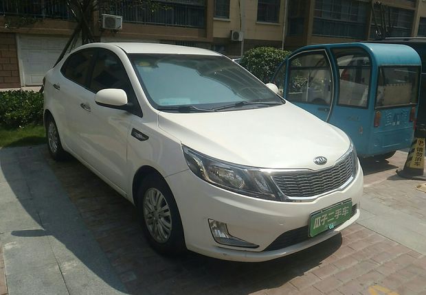 起亚K2 2012款 1.4L 手动 4门5座三厢车 GLS (国Ⅳ) 