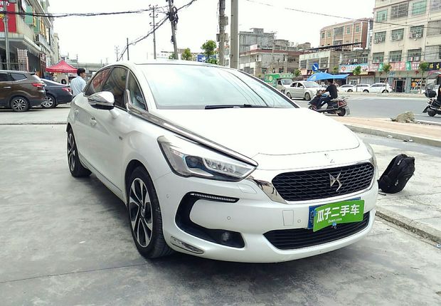 DS5两厢 2015款 1.8T 自动 尊享版THP200 (国Ⅴ) 