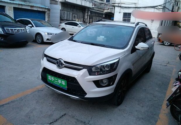 北京汽车绅宝X25 2015款 1.5L 手动 精英版 (国Ⅴ) 
