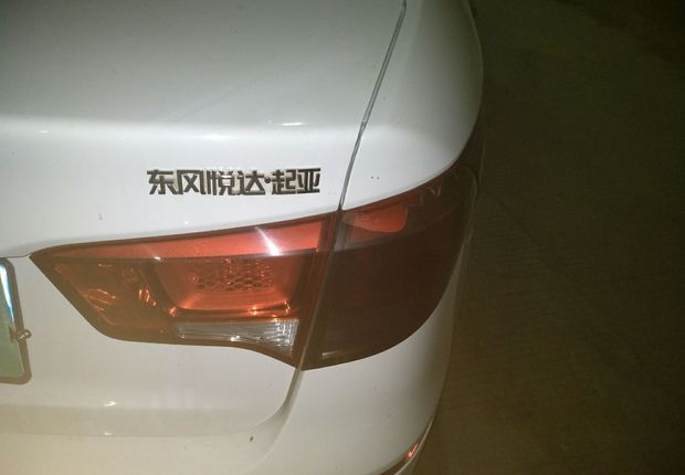 起亚K2 2015款 1.4L 手动 4门5座三厢车 GLS (国Ⅳ) 