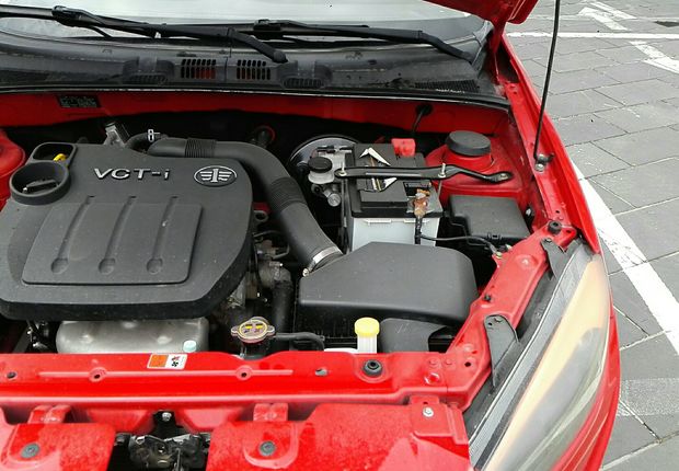 一汽欧朗 2012款 1.5L 自动 4门5座三厢车 豪华型 (国Ⅳ) 