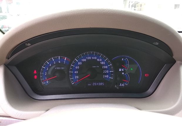 三菱戈蓝 2012款 2.4L 自动 尊贵升级版 (国Ⅳ) 