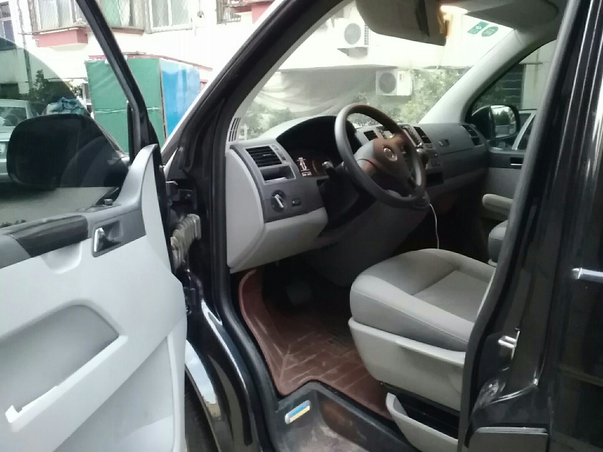 大众凯路威 [进口] 2015款 2.0T 自动 9座 汽油 舒适版 (欧Ⅴ) 