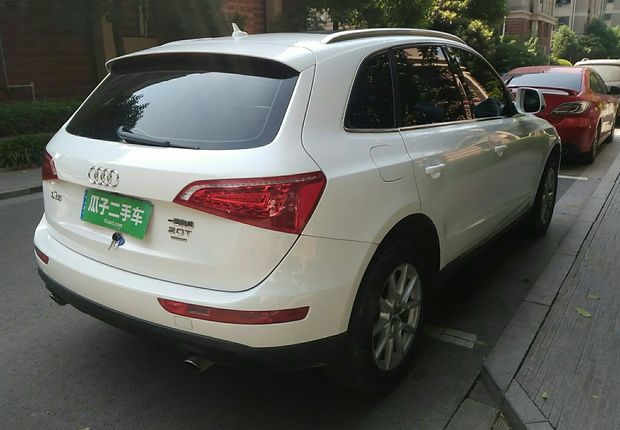 奥迪Q5 2011款 2.0T 自动 四驱 汽油 舒适型 (国Ⅳ) 