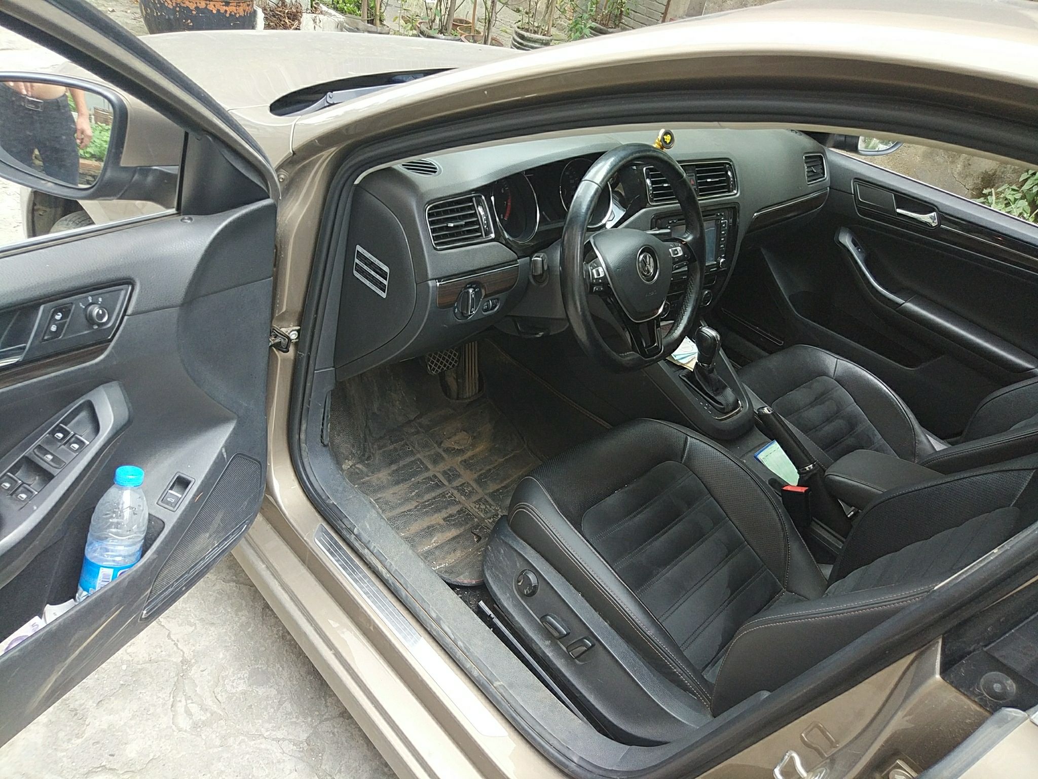 大众速腾2015款14t自动230tsi豪华型国Ⅴ