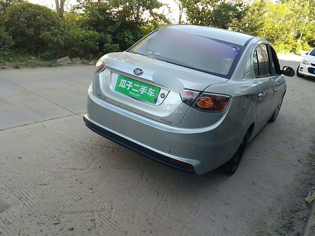 一汽欧朗 2012款 1.5L 手动 4门5座三厢车 豪华型 (国Ⅳ) 