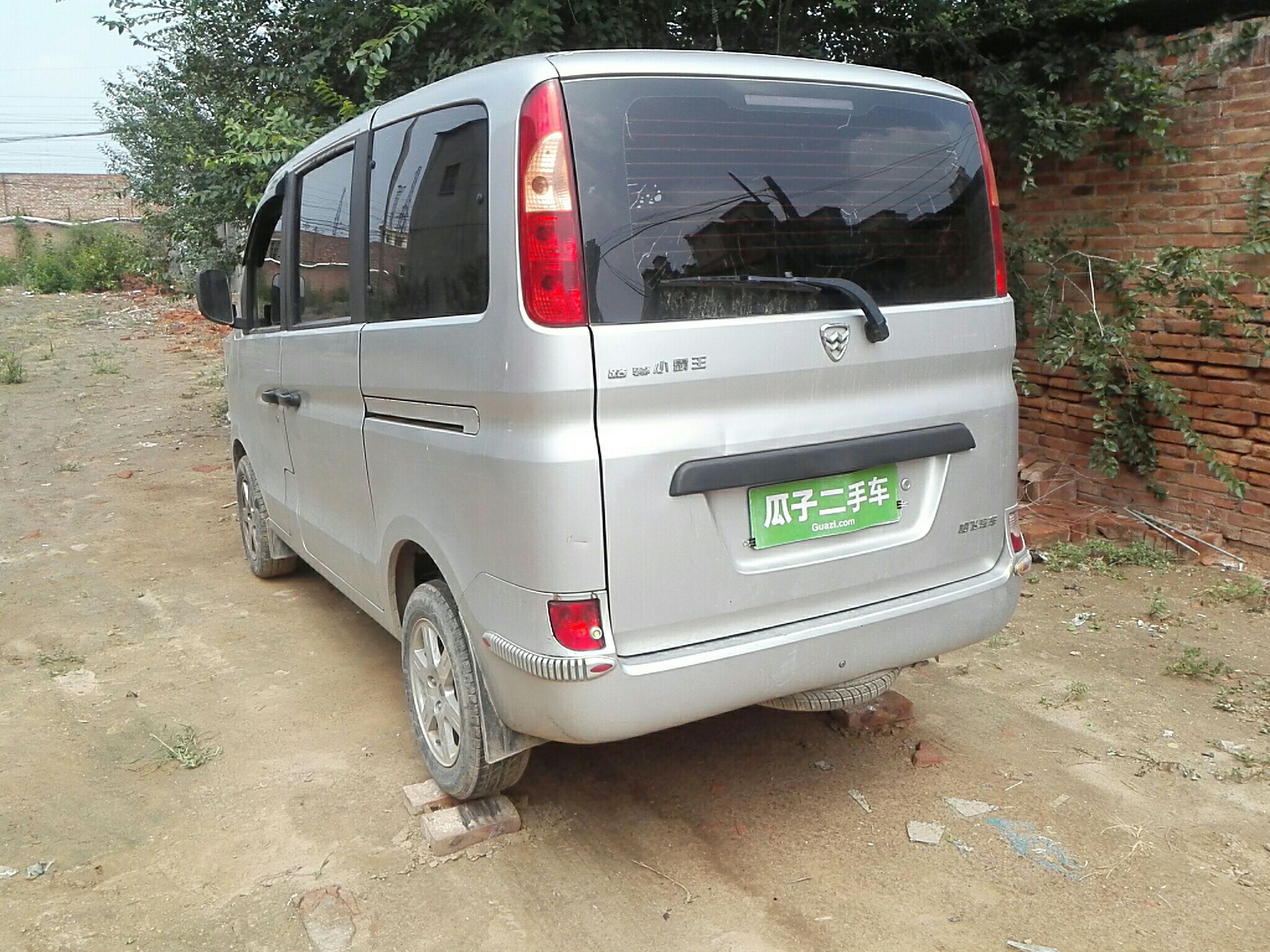 哈飞路尊小霸王 2010款 1.0l 手动 8座 心动版豪华型 (国Ⅳ)