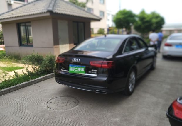 奥迪A6L 35TFSI 2018款 2.0T 自动 时尚型30周年纪念版 (国Ⅴ) 