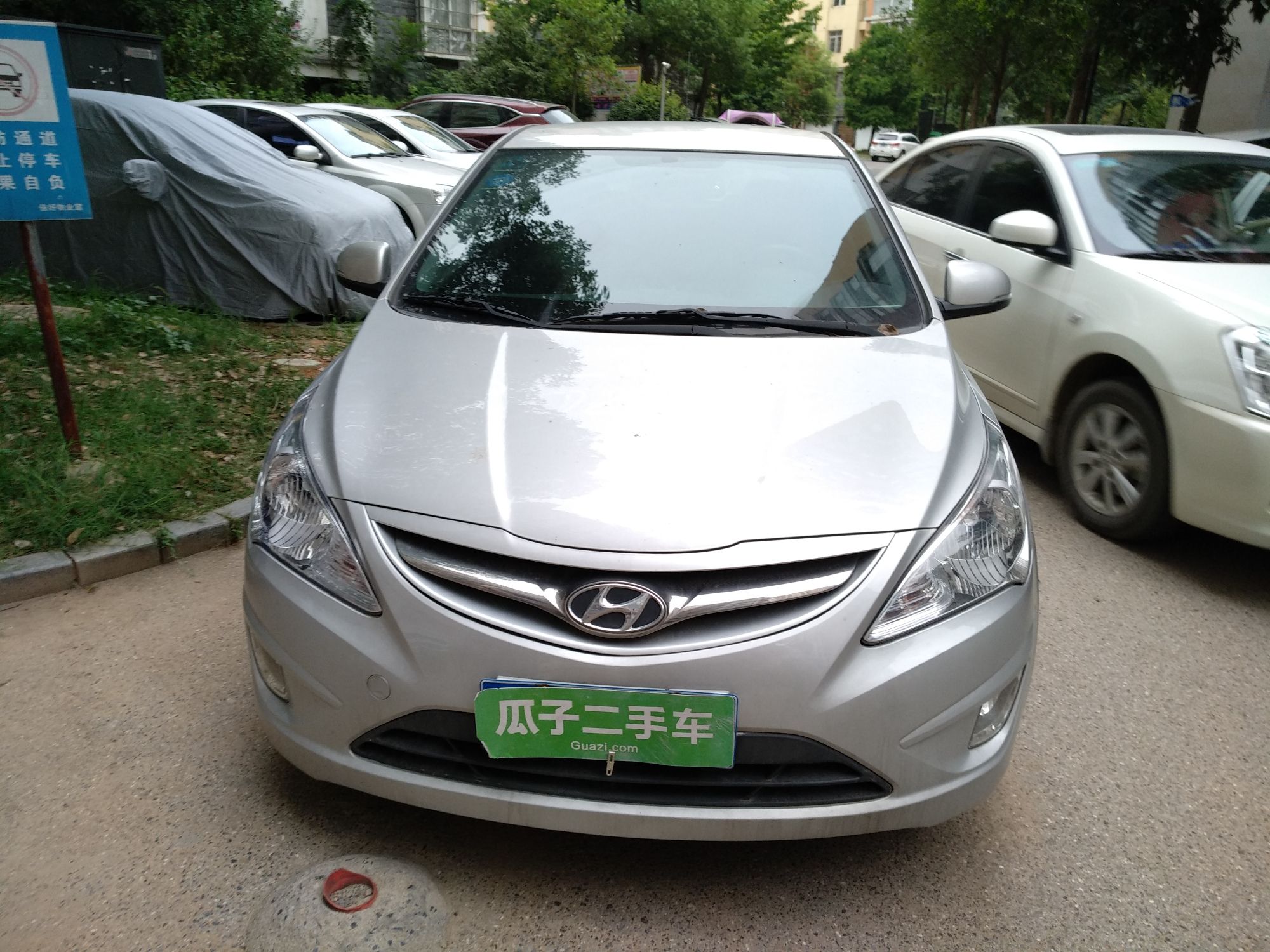 现代瑞纳 2011款 1.4l 自动 5门5座两厢车 style型 (国Ⅳ)