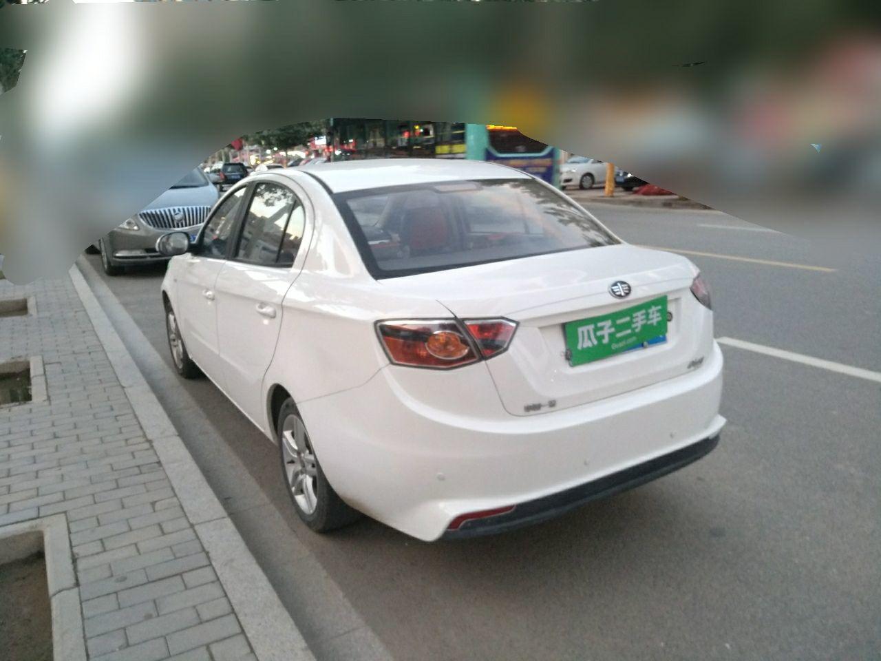 一汽欧朗 2012款 1.5L 手动 4门5座三厢车 基本型 (国Ⅳ) 