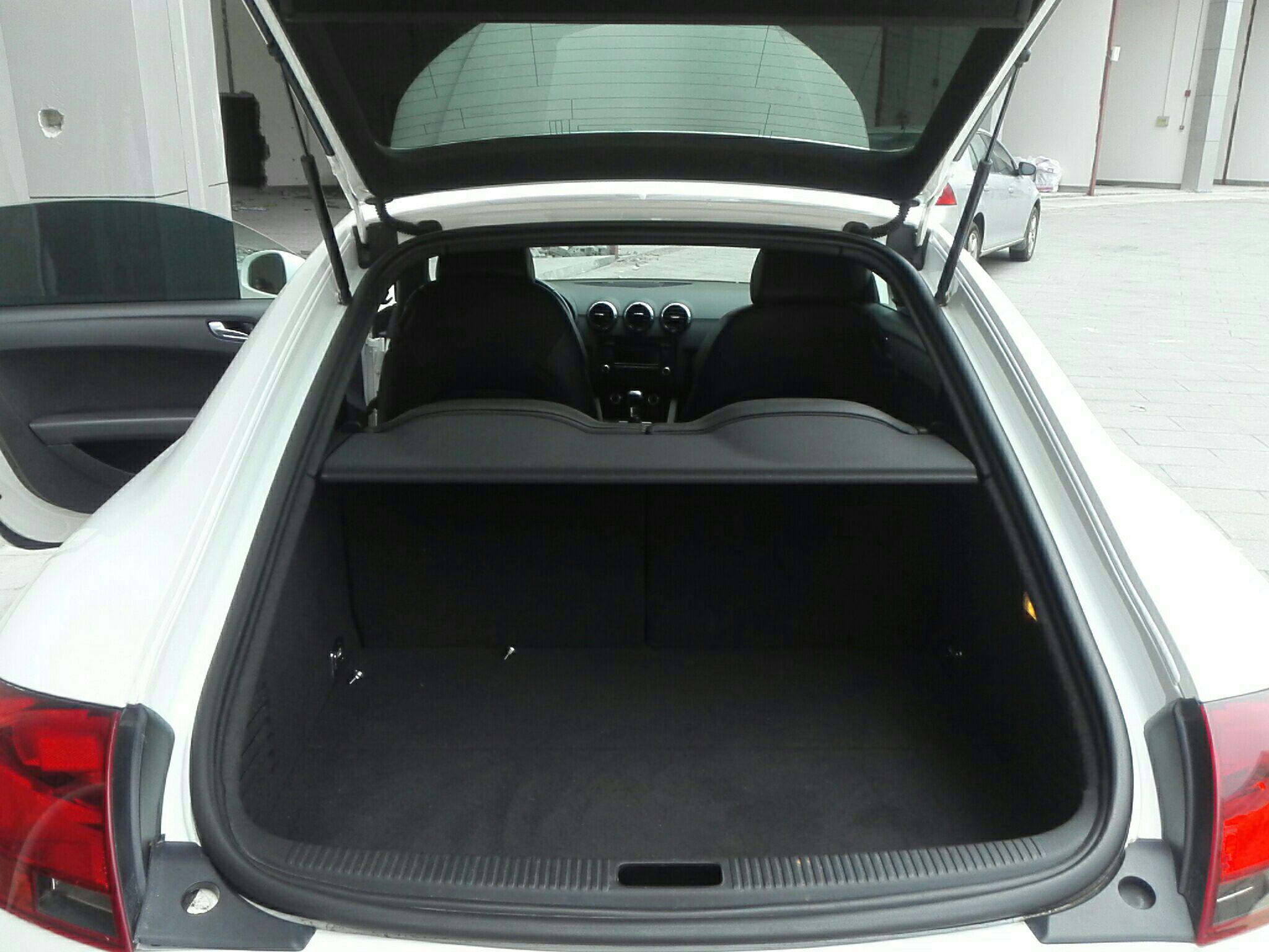 奥迪TT 45 [进口] Coupe 2013款 2.0T 自动 汽油 白色经典版 