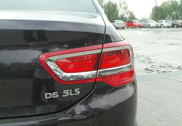 DS5LS三厢 2015款 1.6T 自动 4门5座三厢车 舒适版THP160 (国Ⅴ) 