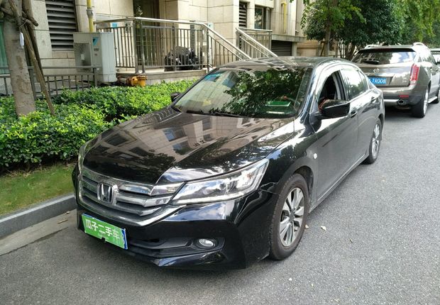 本田雅阁 2015款 2.0L 自动 舒适版LX (国Ⅳ) 