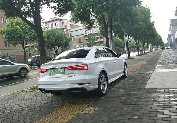 奥迪A3 35TFSI 2018款 1.4T 自动 时尚型Limousine30周年 (国Ⅴ) 