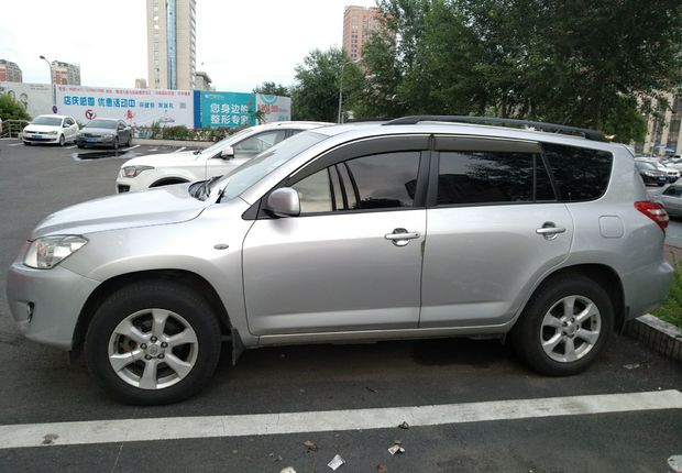 丰田RAV4 2011款 2.0L 自动 前驱 经典型 (国Ⅳ) 