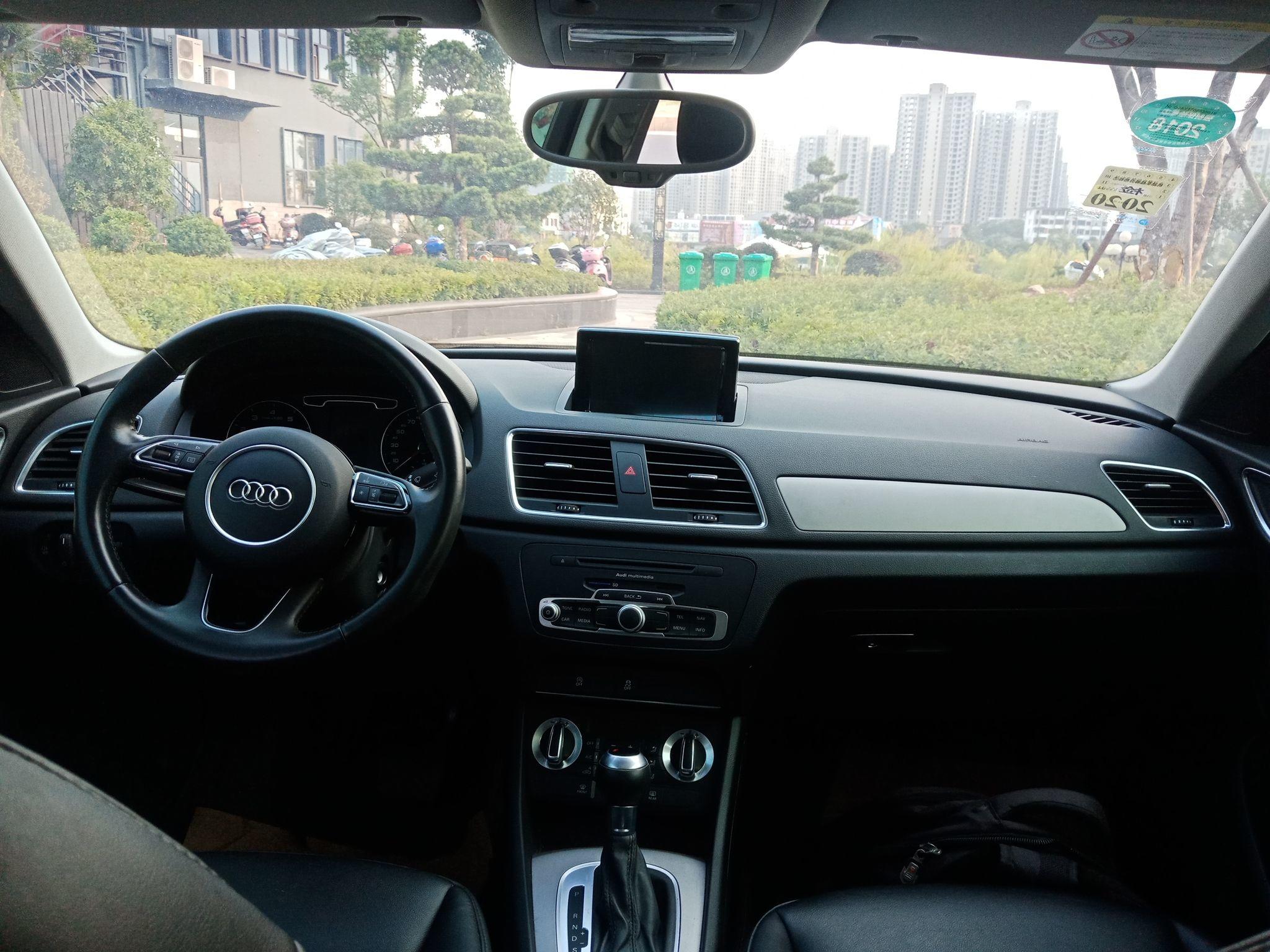 奥迪Q3 35TFSI 2016款 2.0T 自动 前驱 智领型 (国Ⅴ) 