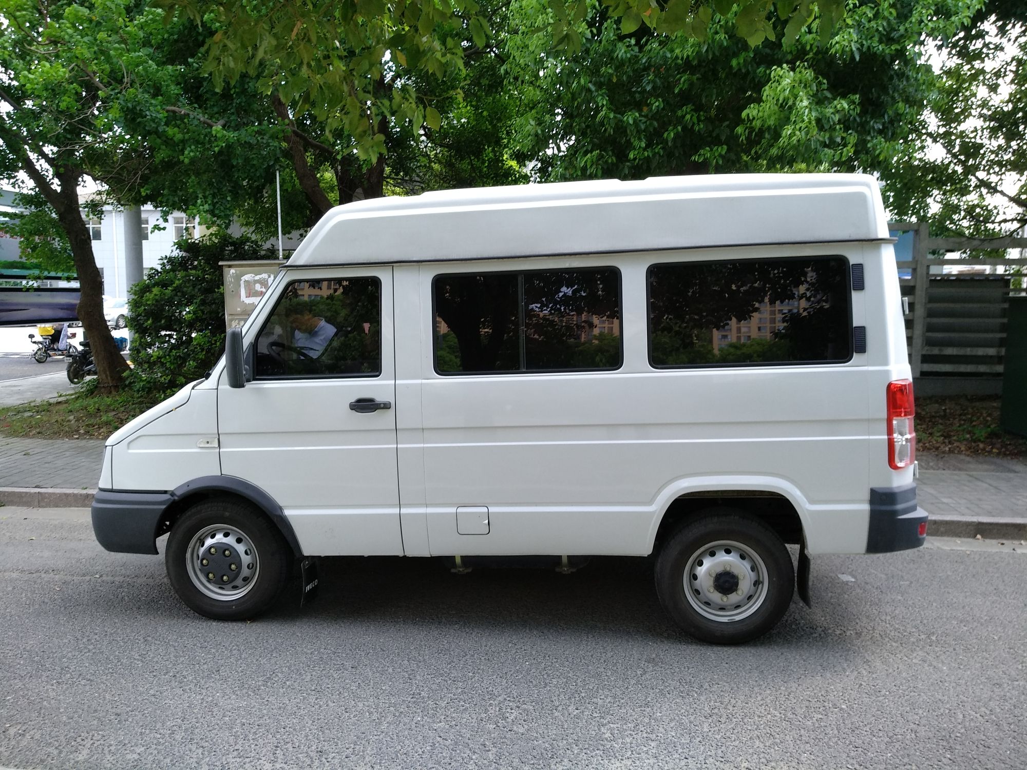 5t 手动 客车中顶 (国Ⅴ)