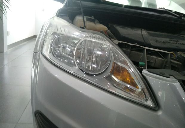 福特福克斯 2011款 1.8L 自动 三厢轿车 时尚型 (国Ⅳ) 