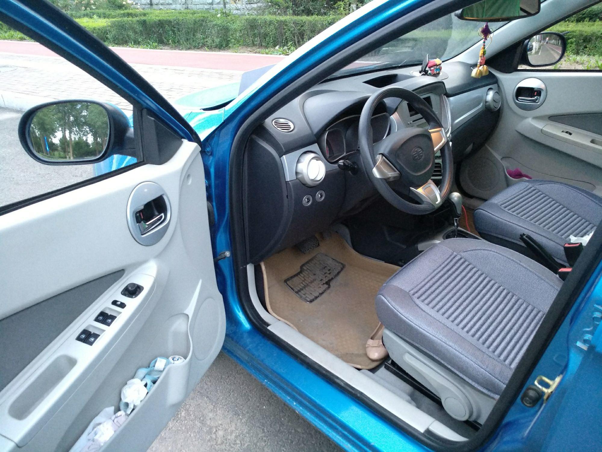 一汽欧朗 2012款 1.5L 自动 4门5座三厢车 舒适型 (国Ⅳ) 