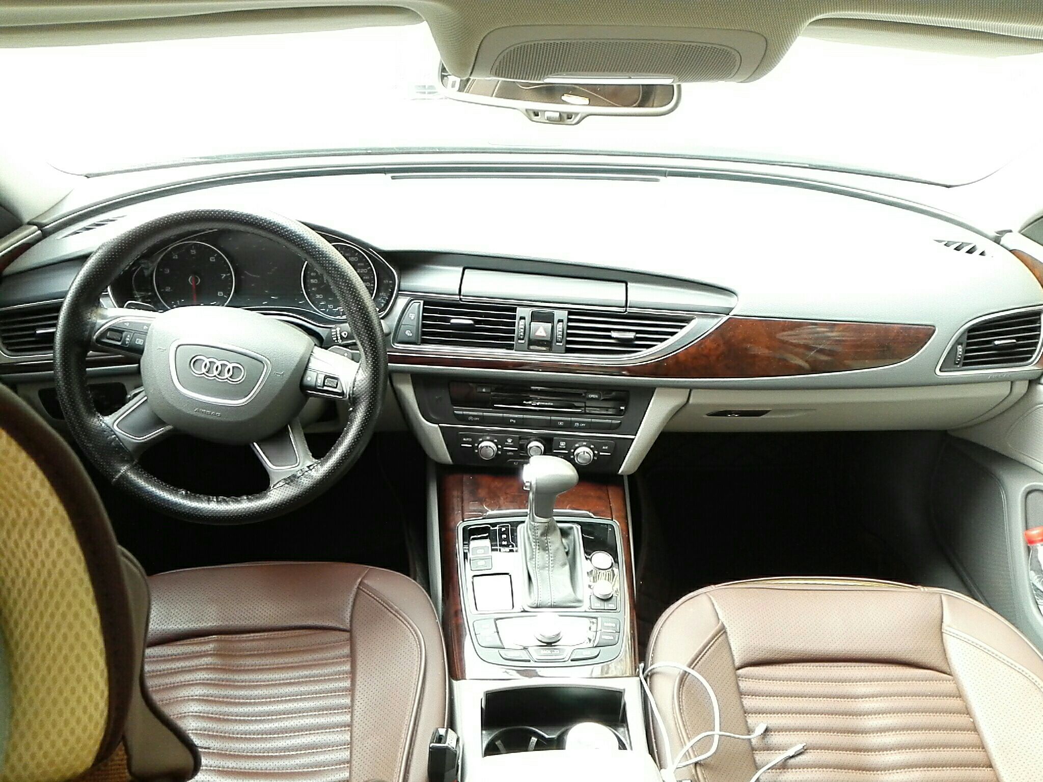 奥迪a6l 2015款 tfsi 百万纪念智领型