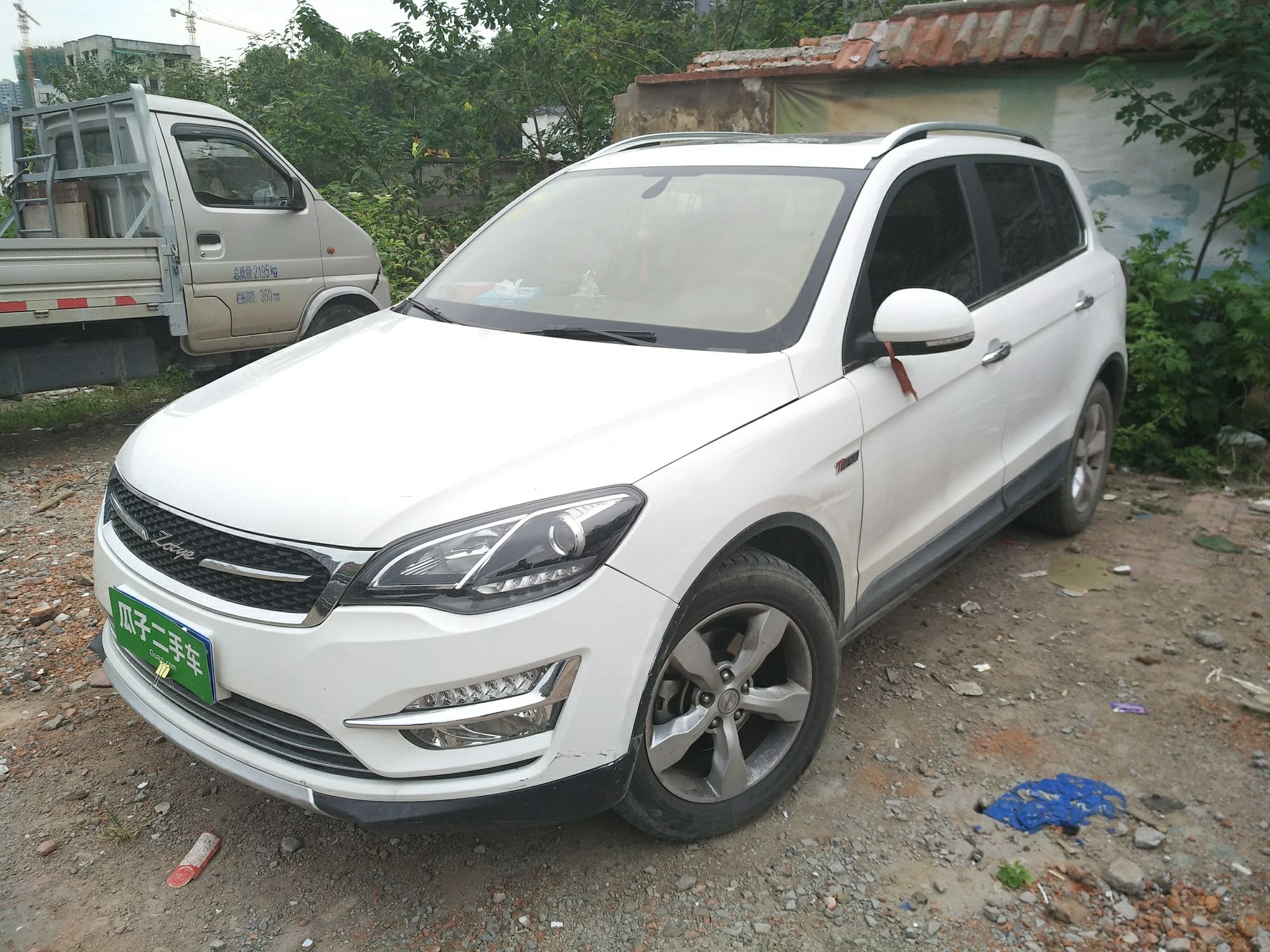 众泰 大迈x5 2017款 升级版 1.5t cvt知县型