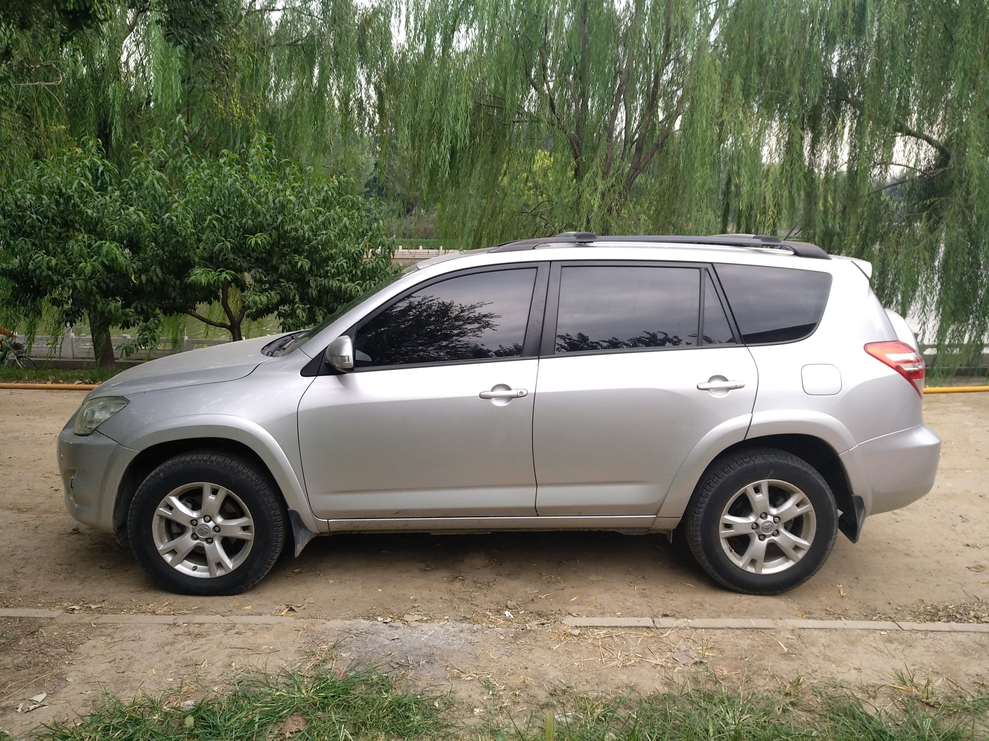 丰田rav42011款20l自动前驱豪华型国Ⅳ