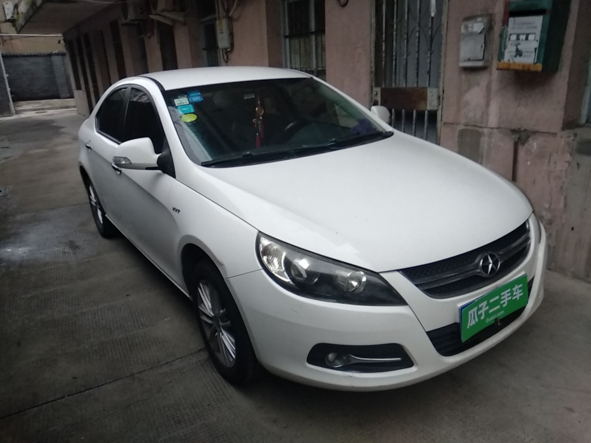 江淮和悦2012款手动豪华运动型油气混合