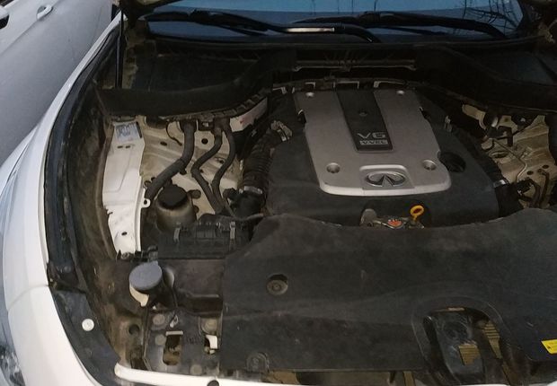 英菲尼迪QX70 [进口] 2013款 3.7L 自动 四驱 标准版 