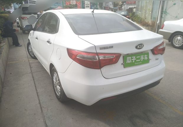 起亚K2 2012款 1.4L 手动 4门5座三厢车 GLS (国Ⅳ) 