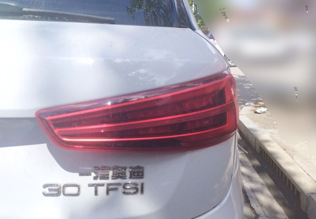 奥迪Q3 30TFSI 2017款 1.4T 自动 前驱 时尚型 (国Ⅴ) 