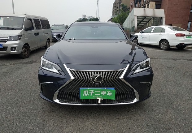 雷克萨斯ES 200 [进口] 2018款 2.0L 自动 卓越版 (国Ⅴ) 