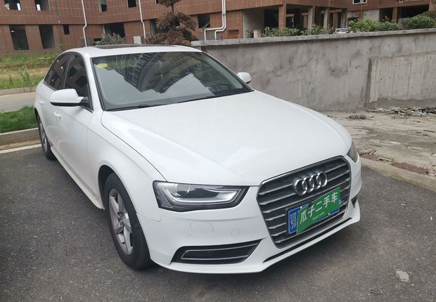 奥迪A4L 2013款 2.0T 自动 标准型 (国Ⅳ) 