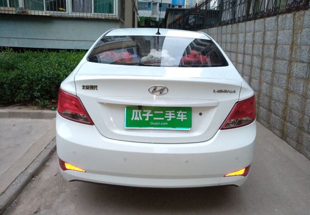 现代瑞纳 2014款 1.4L 手动 4门5座三厢车 智能型GLS (国Ⅳ) 