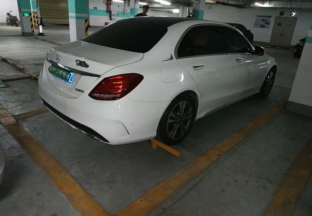 奔驰C级 C200L 2017款 2.0T 自动 改款运动版 (国Ⅴ) 