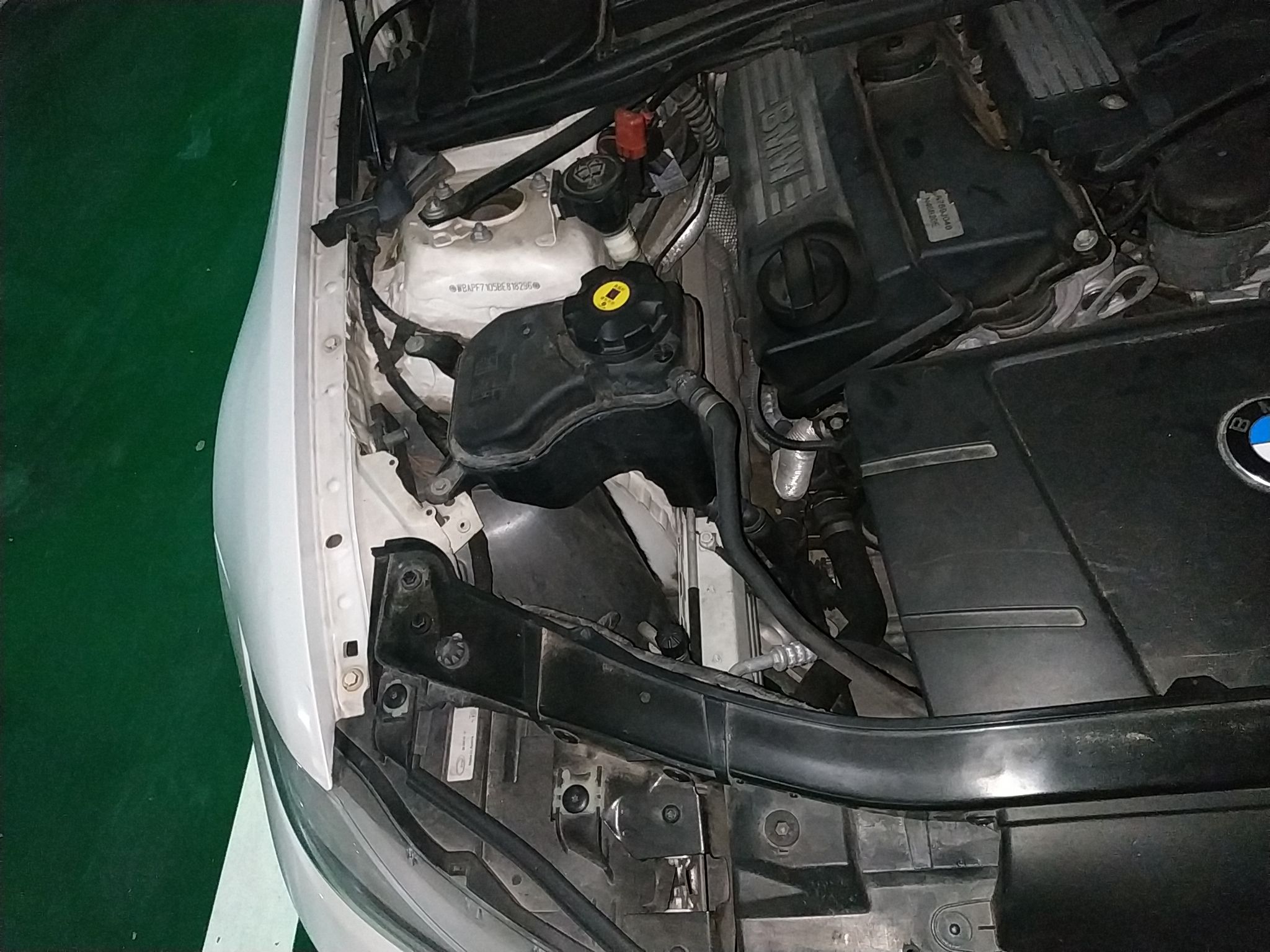 宝马3系 318i [进口] 2012款 2.0L 自动 汽油 领先型 