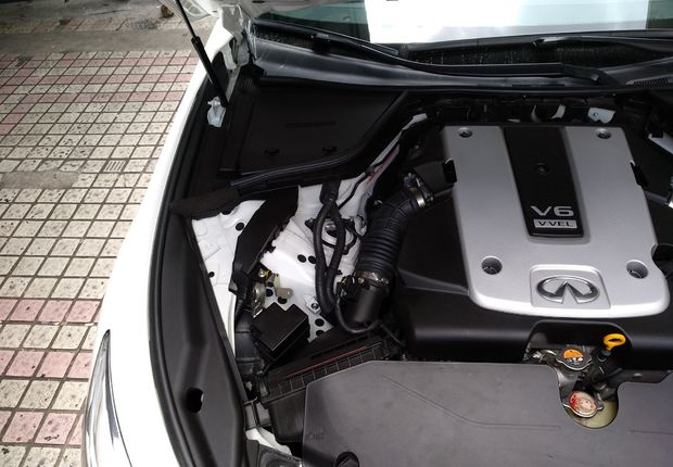 英菲尼迪Q50 [进口] 2014款 3.7L 自动 豪华运动版 (欧Ⅴ) 