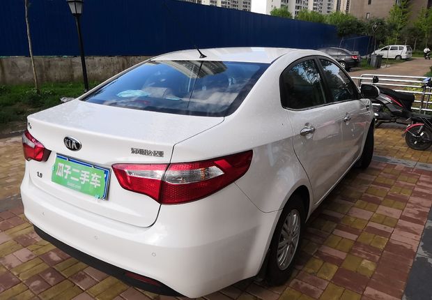 起亚K2 2011款 1.4L 手动 4门5座三厢车 GLS (国Ⅳ) 