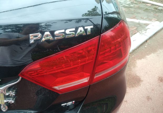 大众帕萨特 2014款 1.4T 手动 汽油 尊荣版 (国Ⅳ) 