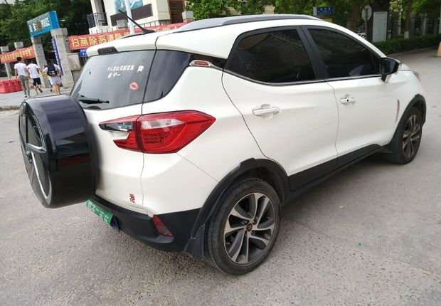 比亚迪元 2016款 1.5L 手动 尊贵型 (国Ⅴ) 