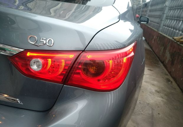 英菲尼迪Q50L 2015款 2.0T 自动 运动版 (国Ⅴ) 