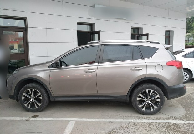 丰田RAV4 2015款 2.5L 自动 四驱 精英版 (国Ⅴ) 