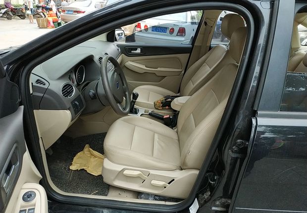 福特福克斯 2012款 1.8L 手动 三厢轿车 经典时尚型 (国Ⅳ) 