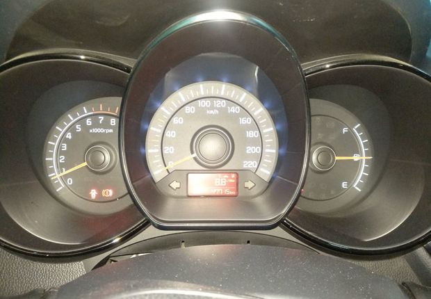 起亚K2 2015款 1.4L 自动 4门5座三厢车 GLS (国Ⅳ) 