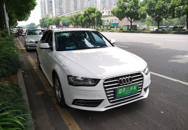 奥迪A4L 2013款 1.8T 自动 舒适型 (国Ⅳ) 