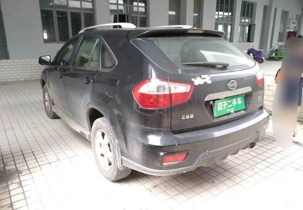 比亚迪S6 2014款 2.0L 手动 前驱 精英型 (国Ⅳ) 