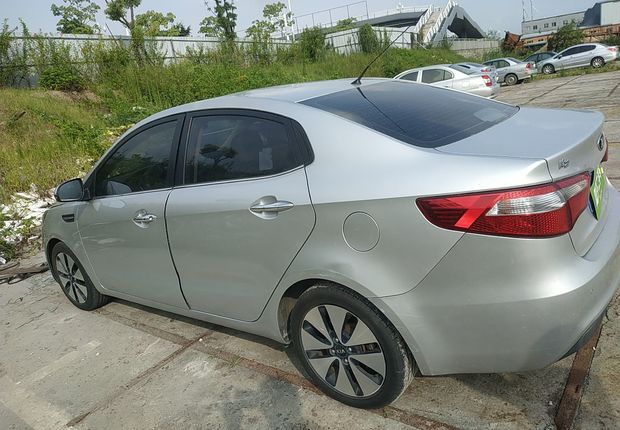 起亚K2 2012款 1.6L 自动 4门5座三厢车 Premium (国Ⅳ) 