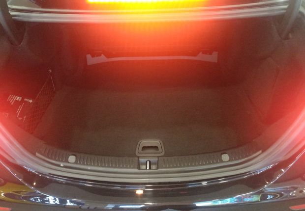 奔驰E级 E300L 2016款 2.0T 自动 汽油 运动时尚型 (国Ⅴ) 